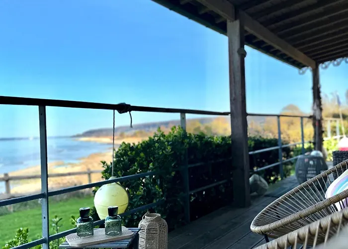 La Sauvagine Les Pieds Dans L'eau