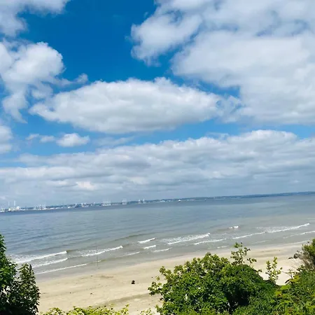Holiday home La Sauvagine Les Pieds Dans L'eau Cricqueboeuf