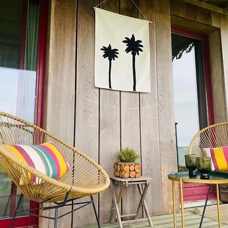 La Sauvagine Les Pieds Dans L'eau * Cricquebœuf