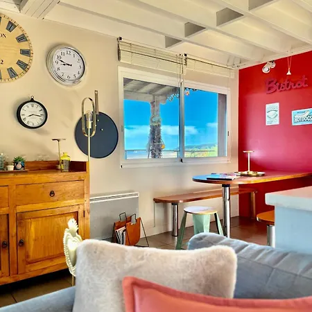 La Sauvagine Les Pieds Dans L'eau *