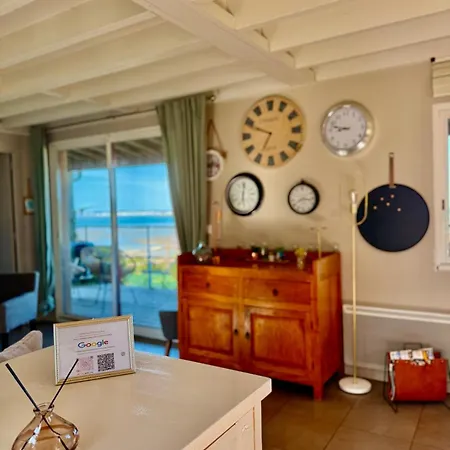 La Sauvagine Les Pieds Dans L'eau Casa de Férias *