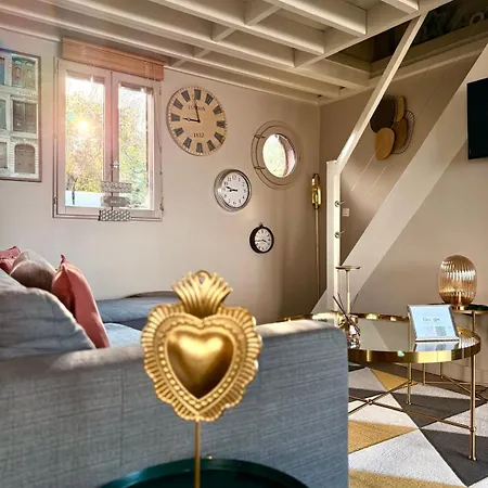 La Sauvagine Les Pieds Dans L'eau Cricquebœuf