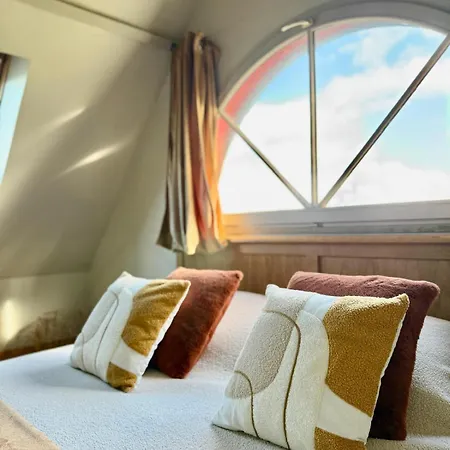 La Sauvagine Les Pieds Dans L'eau * Cricquebœuf