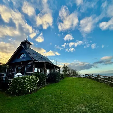 La Sauvagine Les Pieds Dans L'eau Cricquebœuf