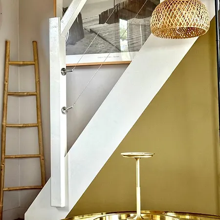 La Sauvagine Les Pieds Dans L'eau Cricquebœuf