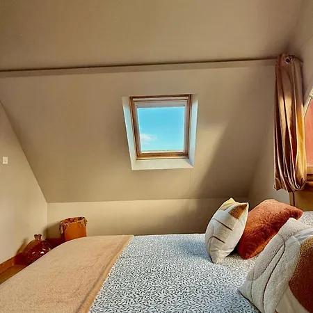 La Sauvagine Les Pieds Dans L'eau * Cricquebœuf