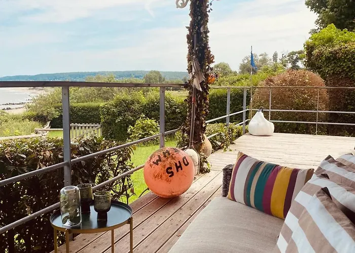 La Sauvagine Les Pieds Dans L'eau *