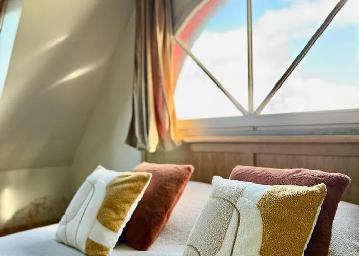 La Sauvagine Les Pieds Dans L'eau * Cricquebœuf