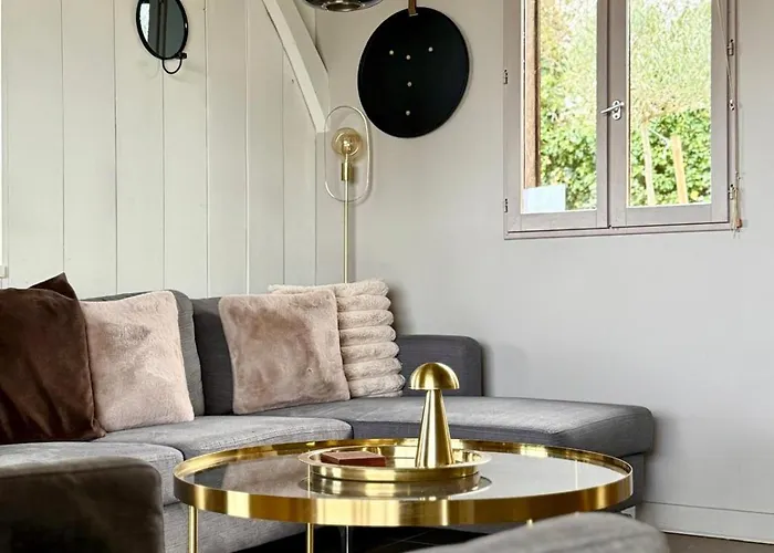 La Sauvagine Les Pieds Dans L'eau Cricquebœuf