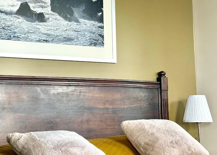 La Sauvagine Les Pieds Dans L'eau *