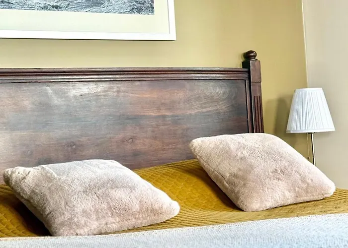 La Sauvagine Les Pieds Dans L'eau * Cricquebœuf