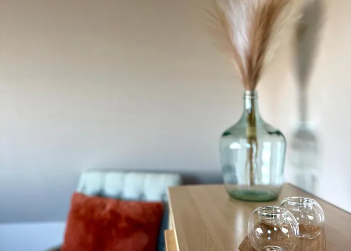 La Sauvagine Les Pieds Dans L'eau Cricquebœuf