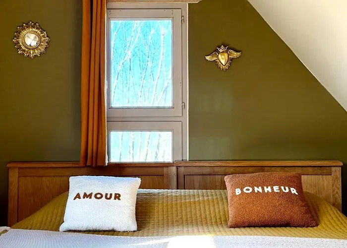 La Sauvagine Les Pieds Dans L'eau Cricquebœuf